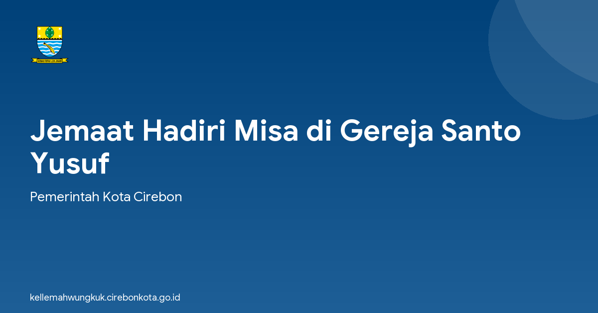 Jemaat Hadiri Misa di Gereja Santo Yusuf