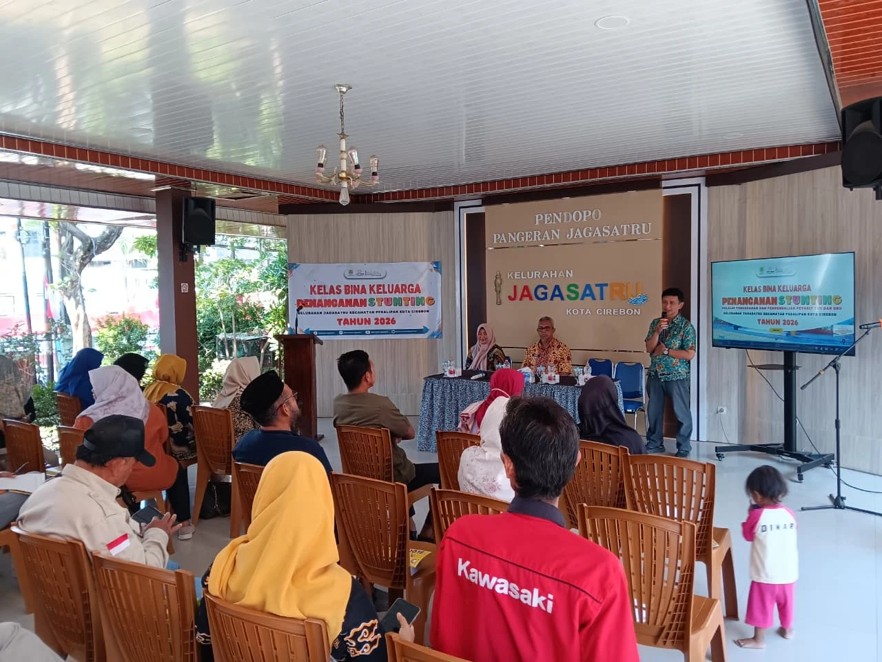 Edukasi Kesehatan di Kelurahan Jagasatru: Dokter dan Petugas Surveilans Puskesmas Jagasatru Kupas Tuntas Pencegahan TBC dan DBD